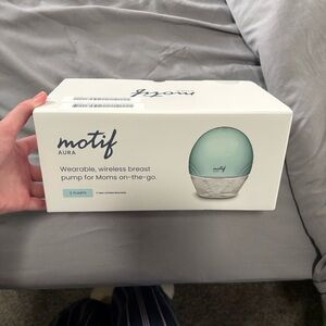 Motif Aura Wearable Wireless Breast Pump - Mint